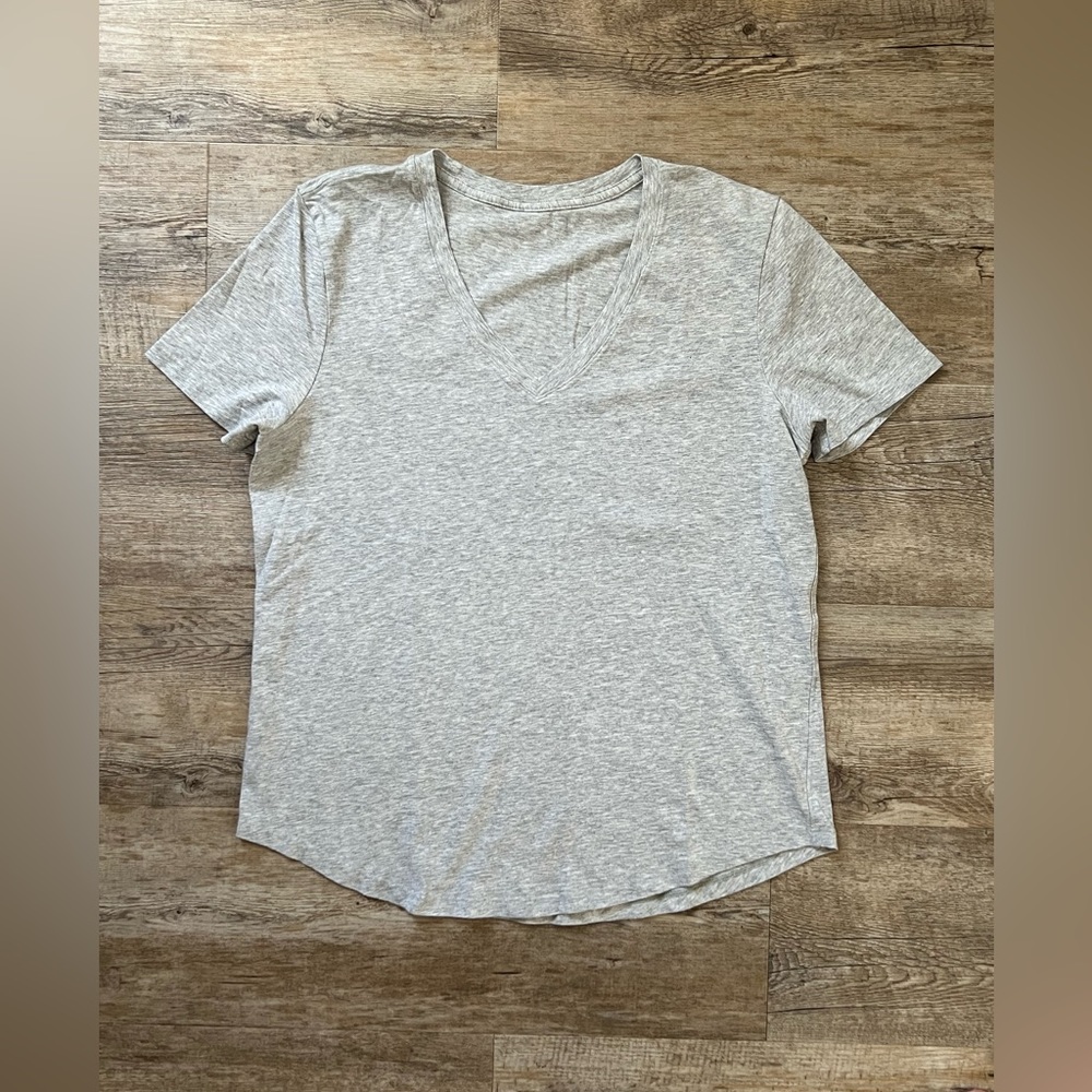 Lululemon Love V Tee Shirt
